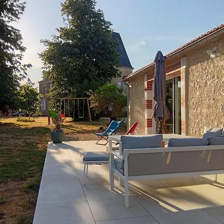 Chateau De Bellevue - La Longere Proche Du Puydufou Sainte-Cécile