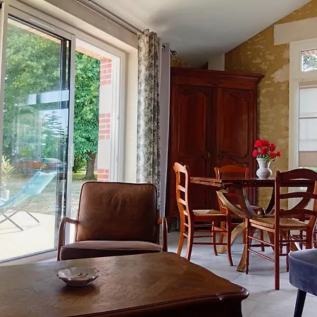 Chateau De Bellevue - La Longere Proche Du Puydufou Lejlighed *